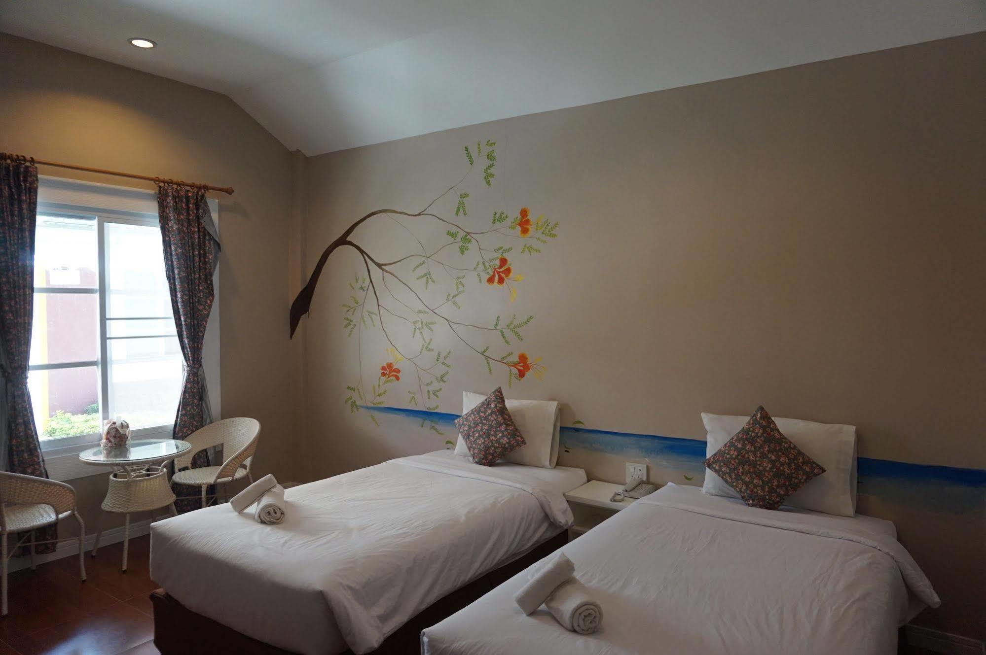 Color Ville Hotel Sha Certified Sakon Nakhon Exterior foto