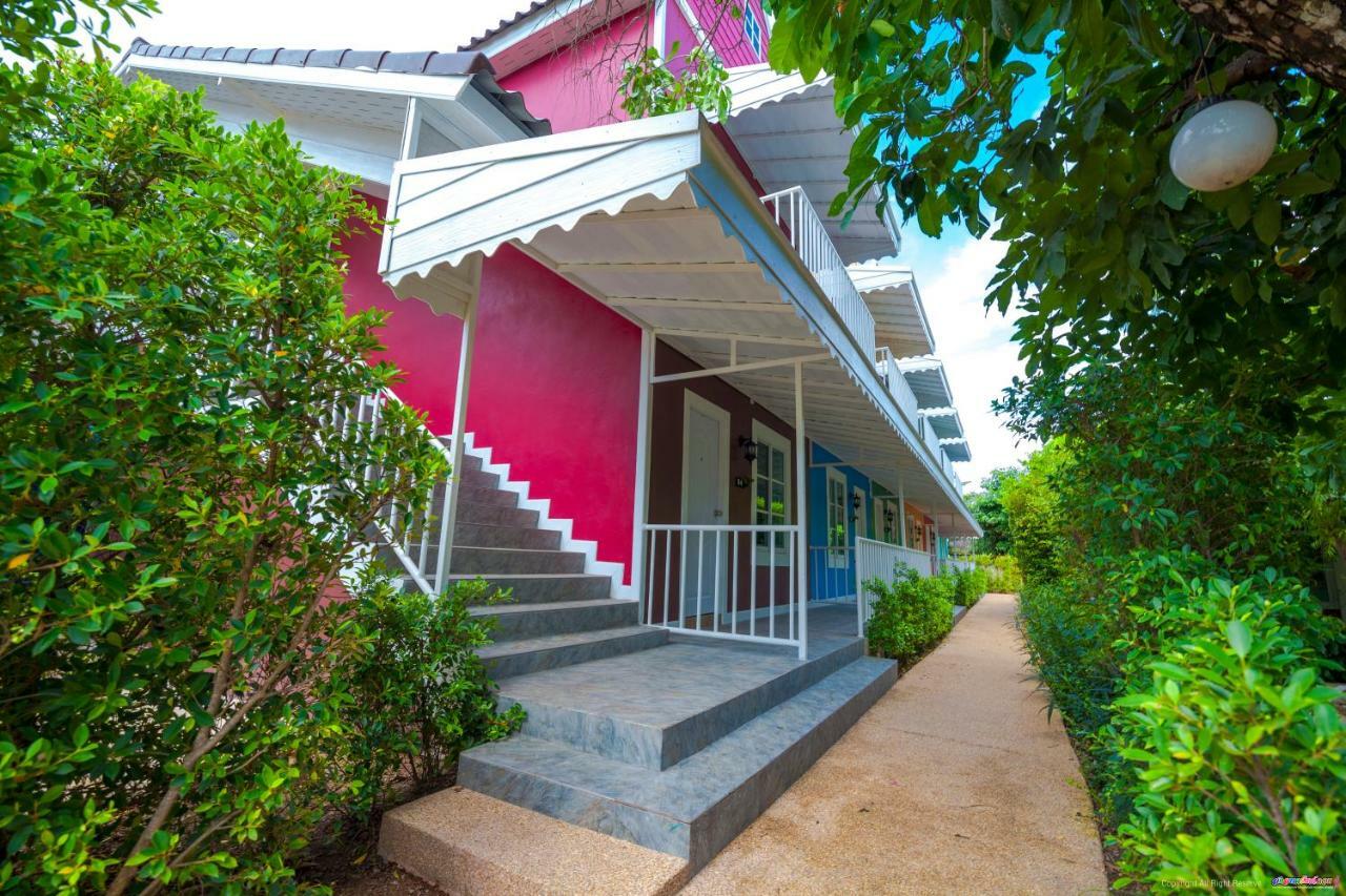 Color Ville Hotel Sha Certified Sakon Nakhon Exterior foto